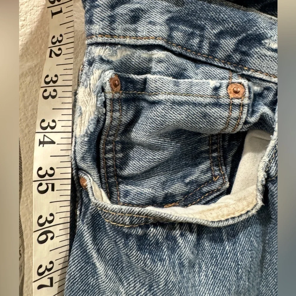Levi’s 501 Straight Original Men’s Button Fly Heavily Distressed Blue Jeans 38
